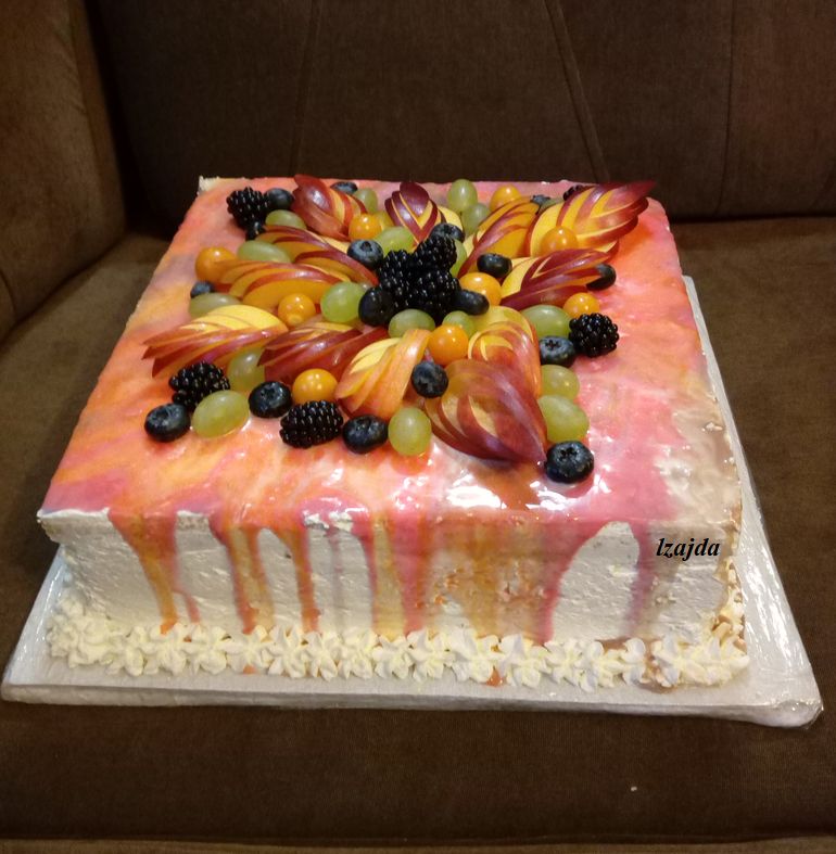 s mirror glaze ( zrcadlovou polevou) 